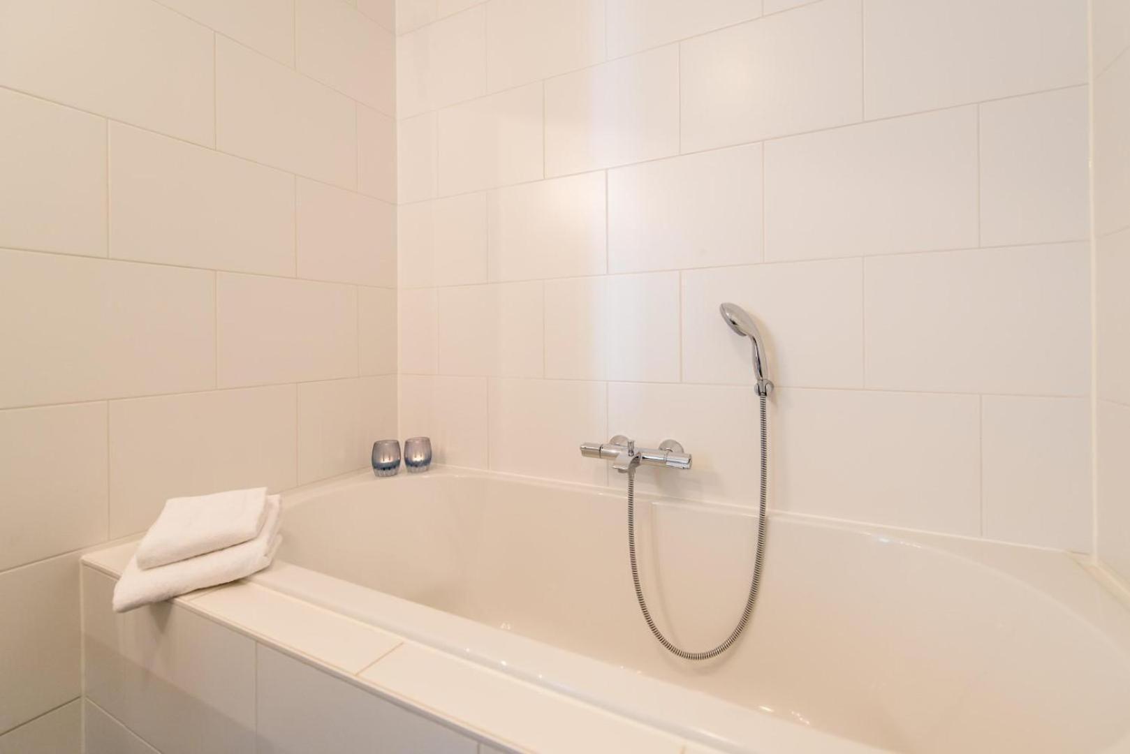 Staetige Dames Apartment เนส ภายนอก รูปภาพ